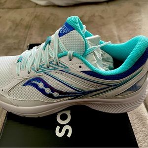 Saucony women’s Cohesion 14 running sneaker